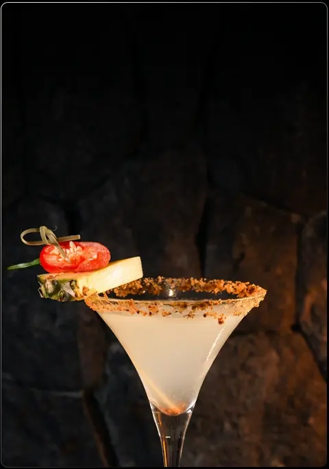 Cóctel en copa martini para el 15 de septiembre en Los Cabos