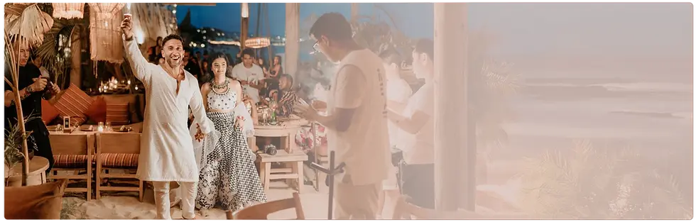 Invitados celebrando en una boda en Los Cabos
