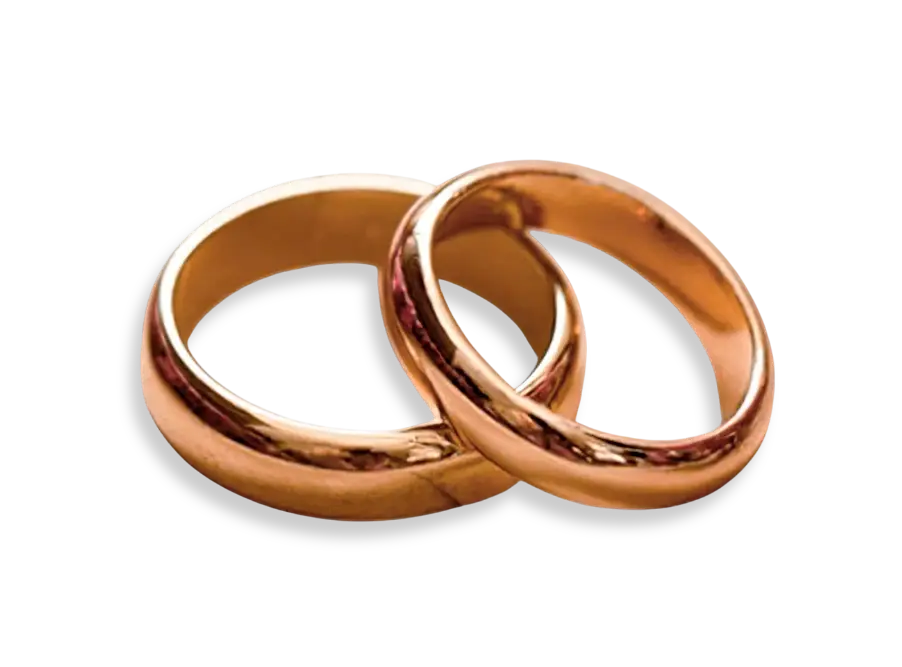 Two interlocking gold wedding rings for weddings in Tulum